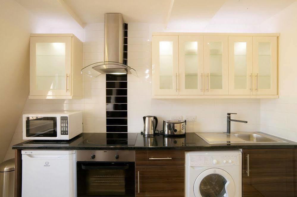 Oxbridge Apartments Лондон Екстериор снимка