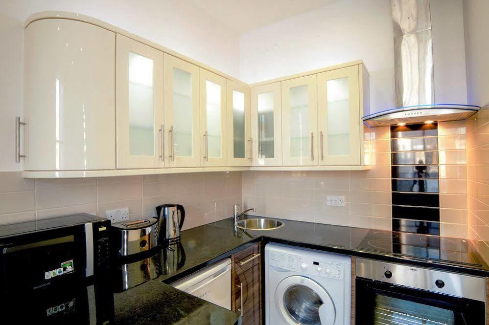 Oxbridge Apartments Лондон Екстериор снимка