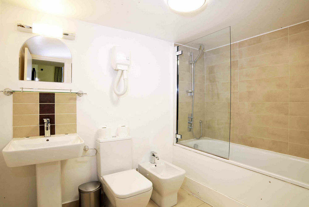 Oxbridge Apartments Лондон Екстериор снимка